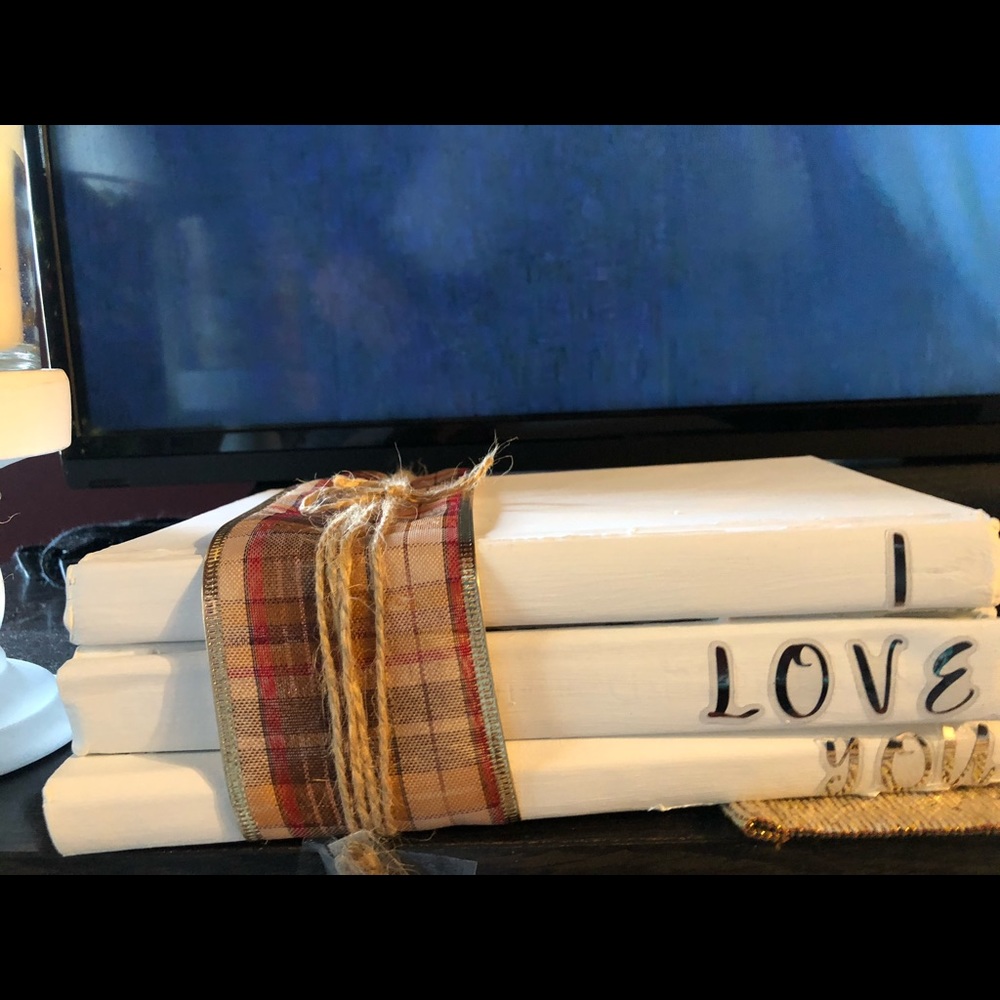 Farmhouse Style Book Decor